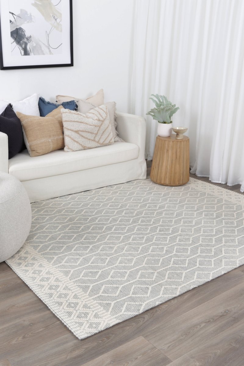 Dulcet Lattice Light Grey Wool Rug - Ruggy