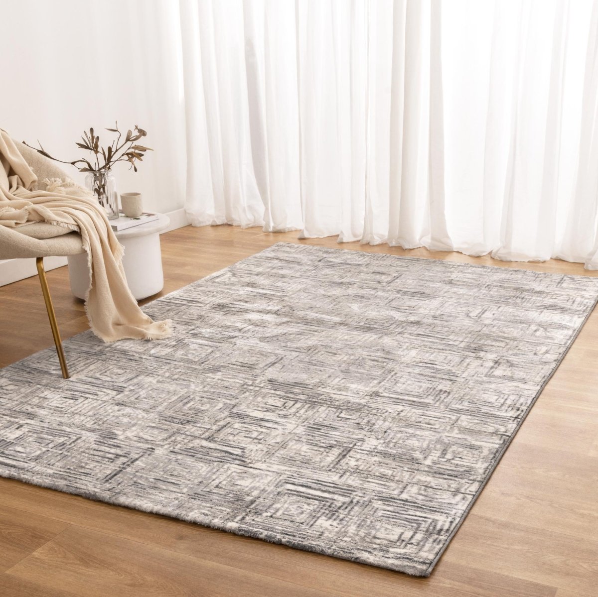 Liora Distressed Geo Squares Grey Rug