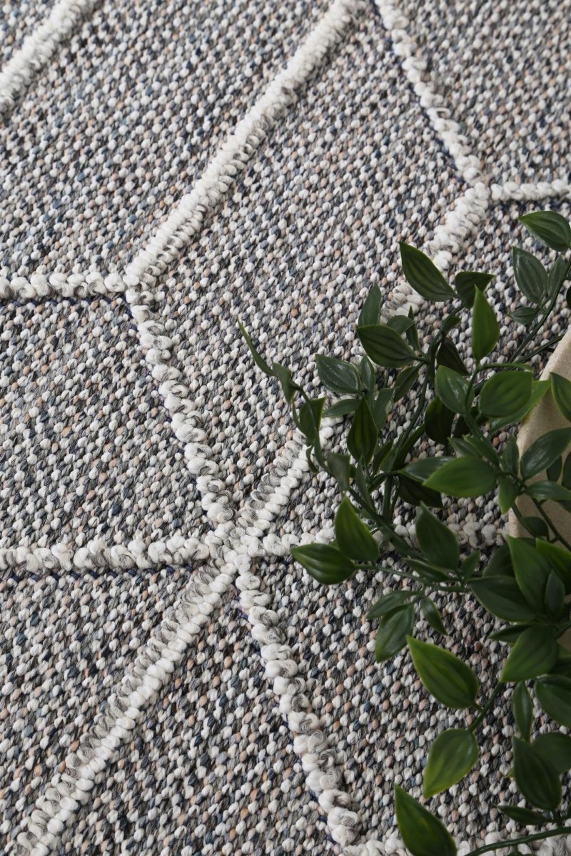 Marique Sikua Grey Geometric Flatweave Rug - Ruggy