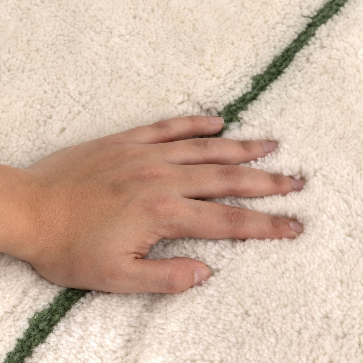 Noola Abstract Olive Lines Washable Wool Rug