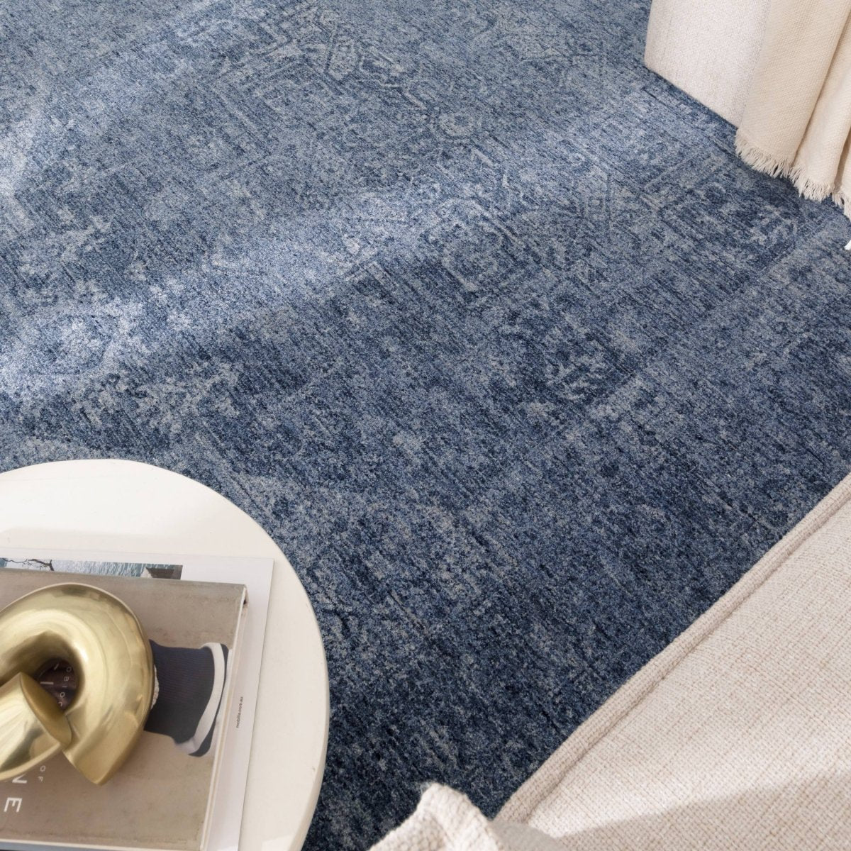 Tarra Distressed Medallion Blue Rug