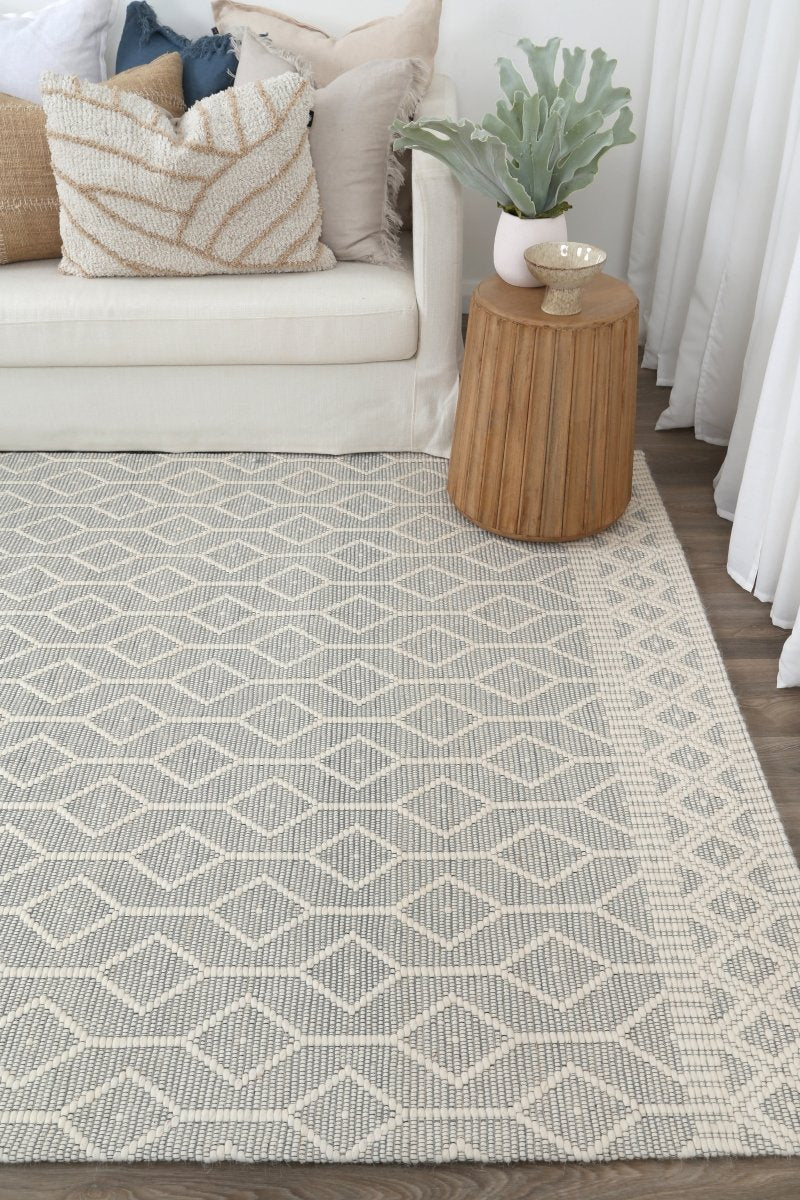 Dulcet Lattice Light Grey Wool Rug - Ruggy
