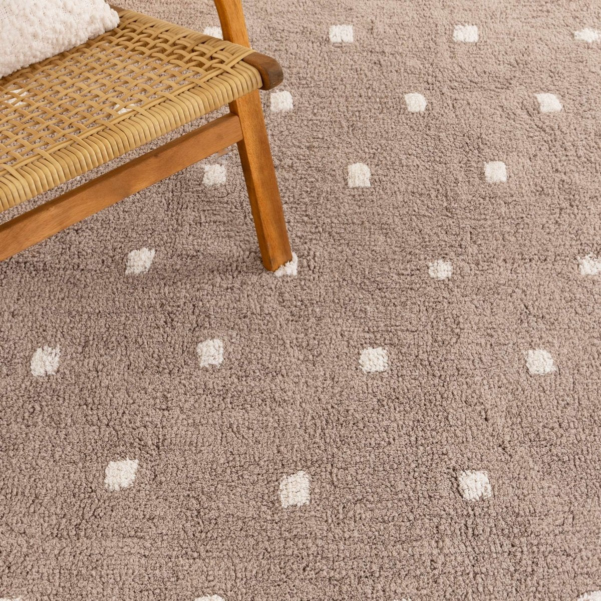 Elara Scalloped Mushroom Beige Kids Rug