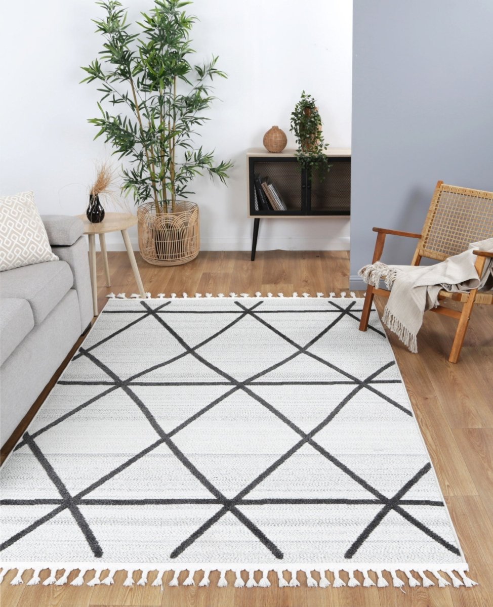 Oasis rojan Geometric Ivory and Anthracite Rug - Ruggy