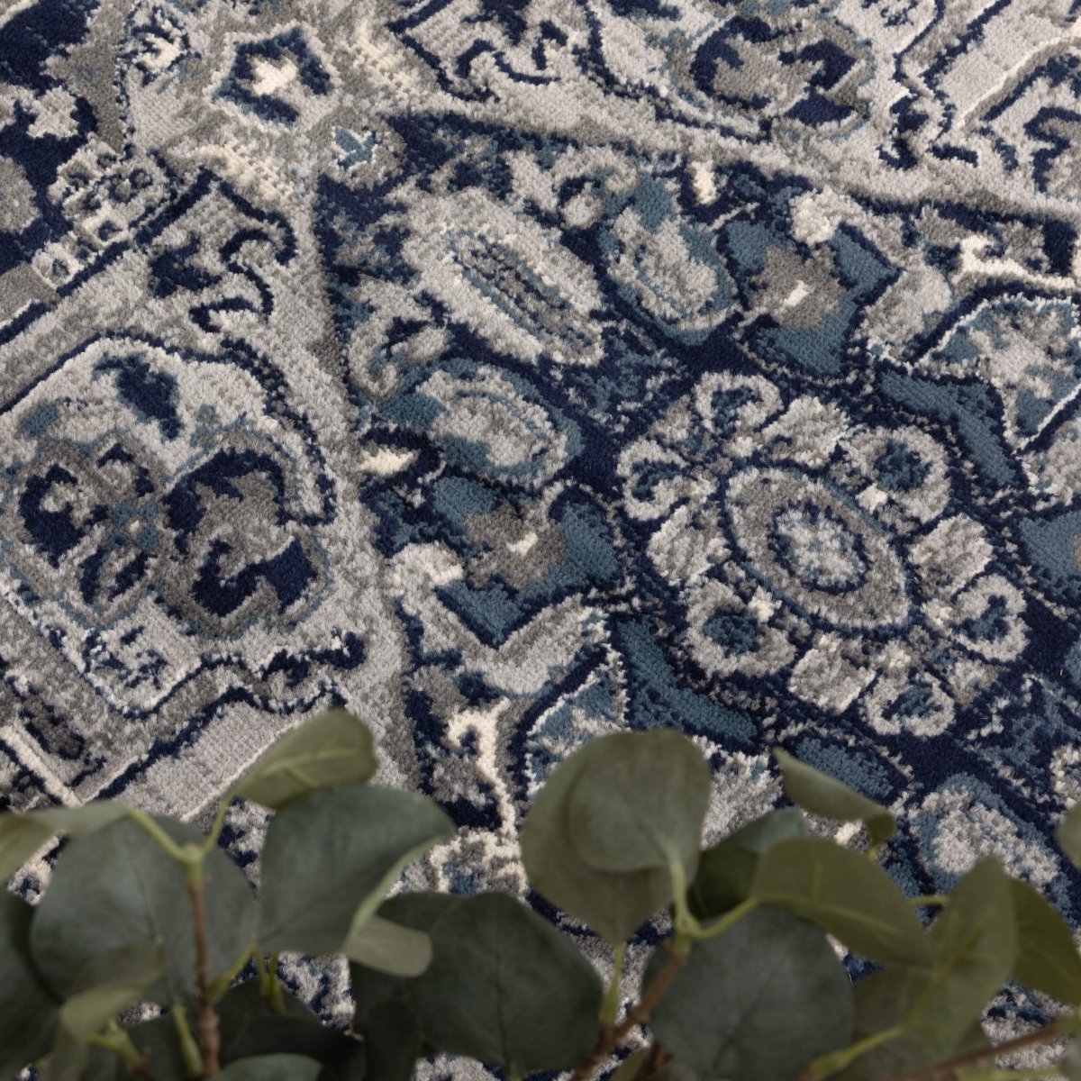 Vivid Tranistional Navy Rug